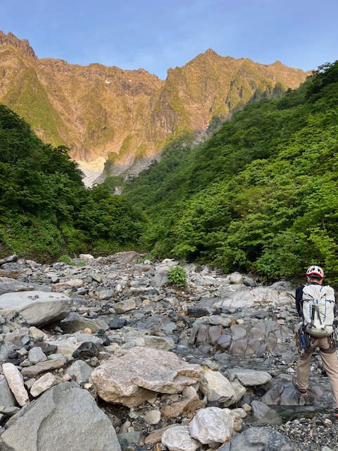 谷川岳 一ノ倉沢烏帽子沢奥壁中央カンテ│栃木県の社会人山岳会