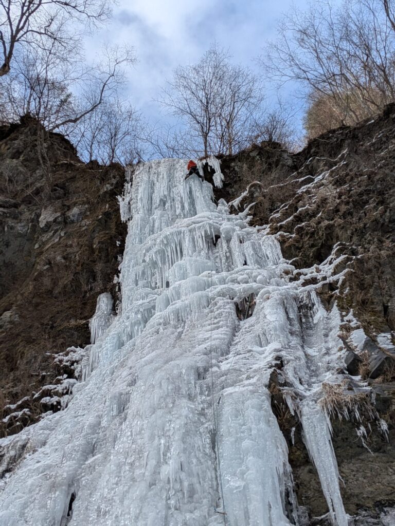 女峰山北面上タケ沢の氷柱群 ホワイトスペシャル│栃木県宇都宮市の